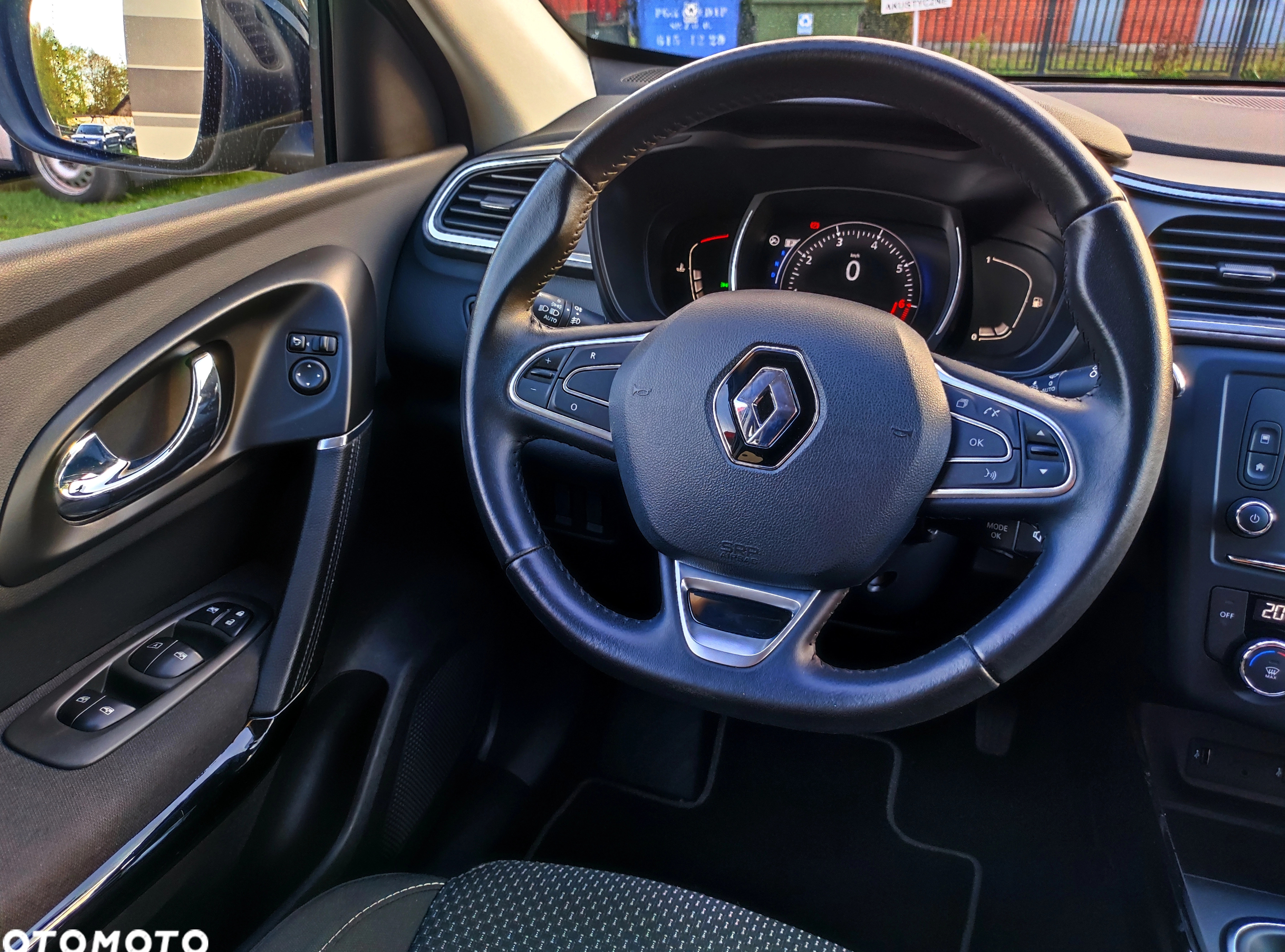 Renault Kadjar cena 66000 przebieg: 133192, rok produkcji 2018 z Dynów małe 781